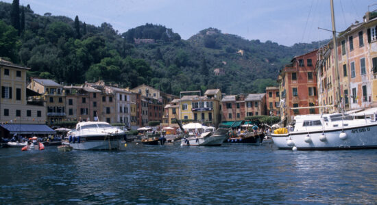 Dove comprare casa in Liguria-Portofino-Foto da imagoeconomica
