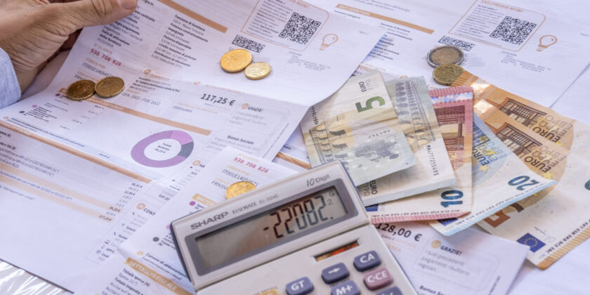 Elettrodomestici che consumano anche quando non sono accesi-Foto da imagoeconomica