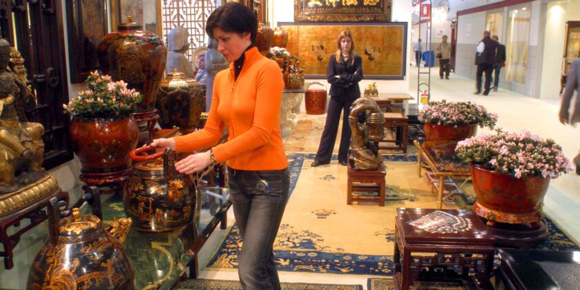Guadagnare soldi vendendo mobili antichi-Foto da imagoeconomica