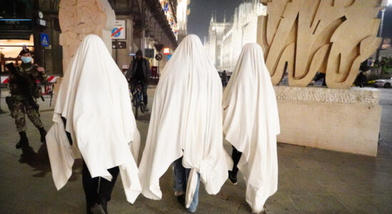 Halloween a Milano-Foto da imagoeconomica