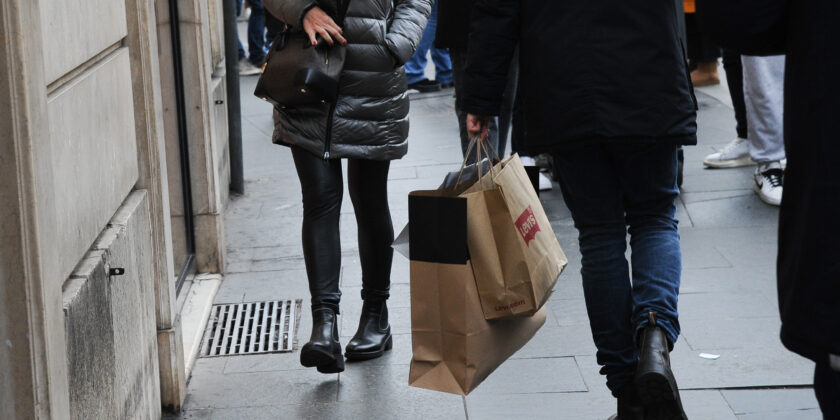 Il vestito che non passa mai di moda e di tendenza per tutto l'inverno-Foto da imagoeconomica