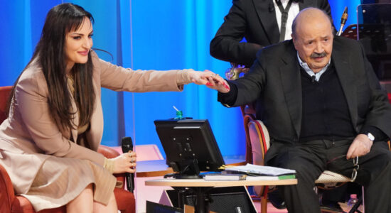 La cantante Arisa al Maurizio Costanzo Show di qualche anno fa-Foto da imagoeconomica