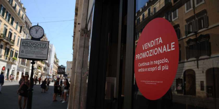Occhio ai saldi Tommy Hilfiger per rinnovare il guardaroba-Foto da imagoeconomica