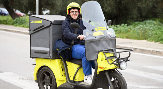 Occhio alla posta che arriva-Foto da imagoeconomica