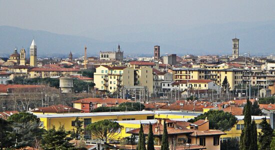 Panorama della città di Prato-Autore MassimilianoGalardi-Foto da wikipedia