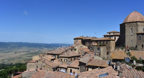 Panorama della città di Volterra-Foto da pixabay.com