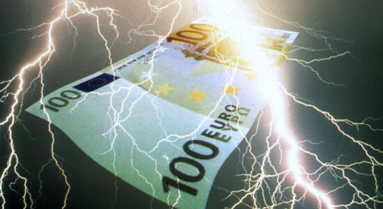 Potrebbe essere iniziato un forte sell off sui mercati-Foto da imagoeconomica
