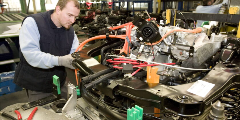 Quanto consuma un’auto ibrida-Foto da imagoeconomica