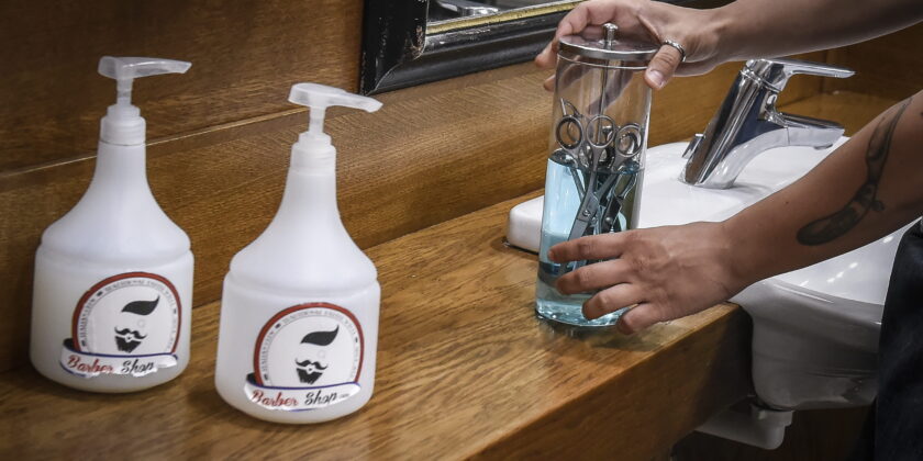 Quanto costa un taglio di capelli da Gennaro Capasso-Foto da imagoeconomica