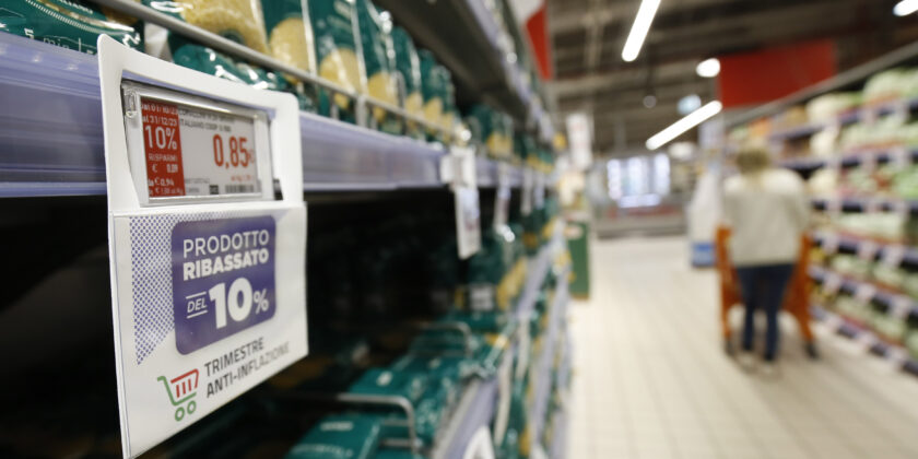Quanto è necessario spendere per la spesa ogni settimana-Foto da imagoeconomica
