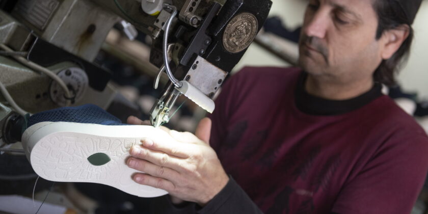 Scarpe fatte a mano-Foto da imagoeconomica