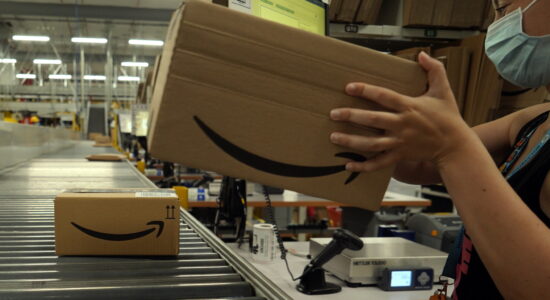 Sconti Amazon di ottobre-Foto da imagoeconomica