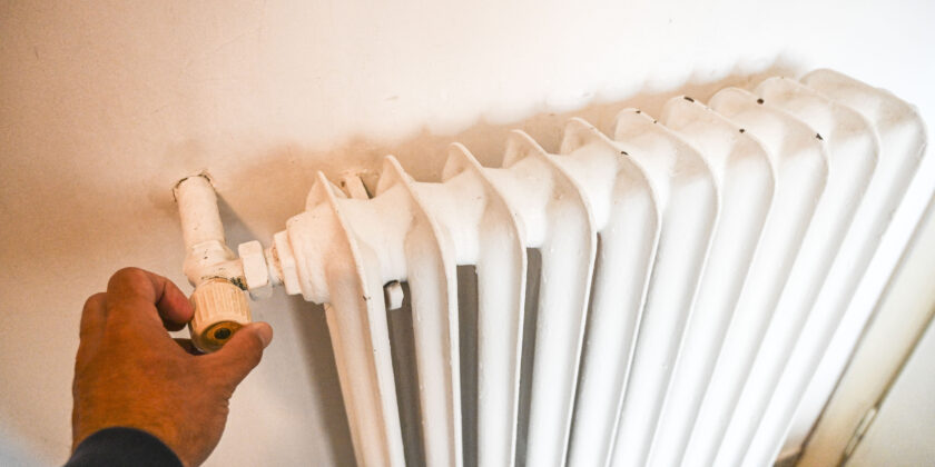 Come evitare consumi inutili con i termosifoni-Foto da imagoeconomica