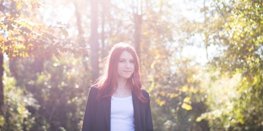 Ecco come indossare il blazer nero o cammello in autunno-Foto da pixabay.com