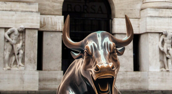 Ecco i titoli di Piazza Affari che ad ottobre hanno guadagnato più del 5%-Foto da imagoeconomica