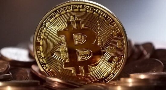 Il Bitcoin potrebbe continuare a salire ma ora c'è un leggero ipercomprato di breve termine-Foto da pixabay.com