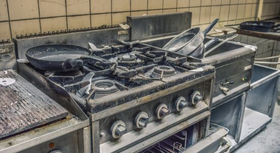 Nessuno butterà più via le padelle vecchie o rovinate-Foto da pixabay.com