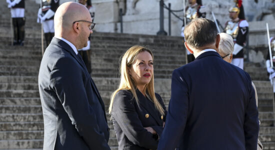 Novità per i contribuenti nella manovra di fine anno del Governo Meloni-Foto da imagoeconomica