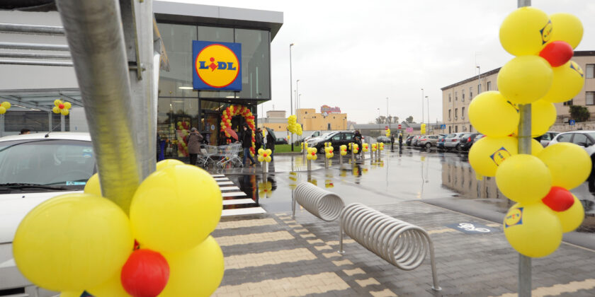 Offerte presso i negozi Lidl-Foto da imagoeconomica
