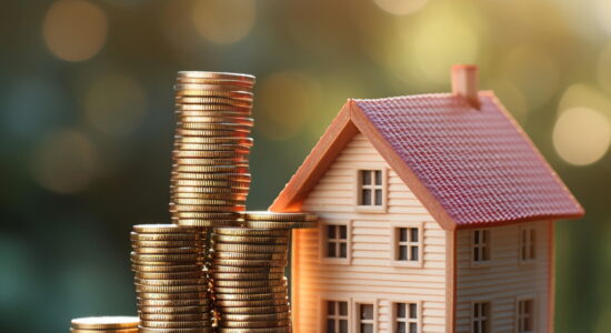 Prima di comprare casa o investire in un immobile ecco tutto quello che dovremmo fare-Foto da imagoeconomica