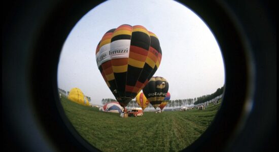 Quanto costa volare in mongolfiera in Val d’Aosta-Foto da imagoeconomica