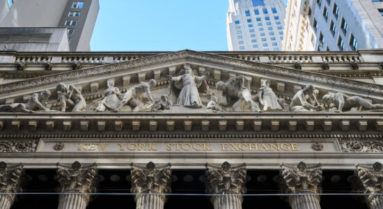 Wall Street sfida la storia-Foto da imagoeconomica