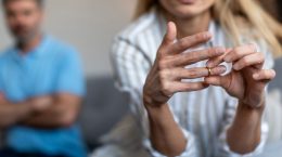 Non serve un avvocato per divorziare: ora puoi farlo in comune senza spendere un euro. Ecco come